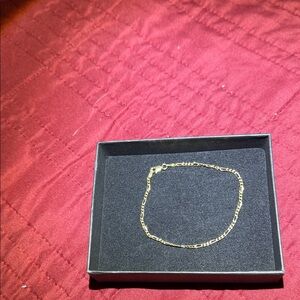 10k Solid Gold Fígaro Chain Bracelet - 7in 2mm